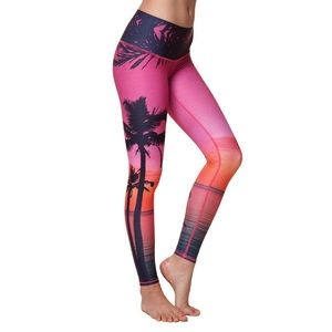 Teeki love the adventure yoga hot pants REPOSH